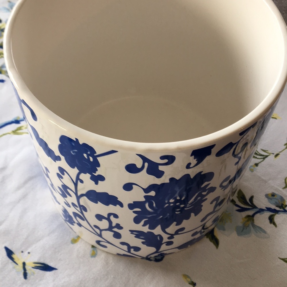 Blue & White Floral Ceramic Flower Planter Crock - Picture 4 of 7